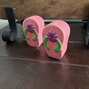 Ceramic salt & pepper shakers